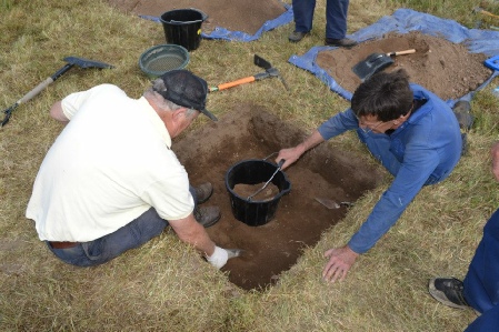 Archaeology King John's Palace Test Pits Volunteers